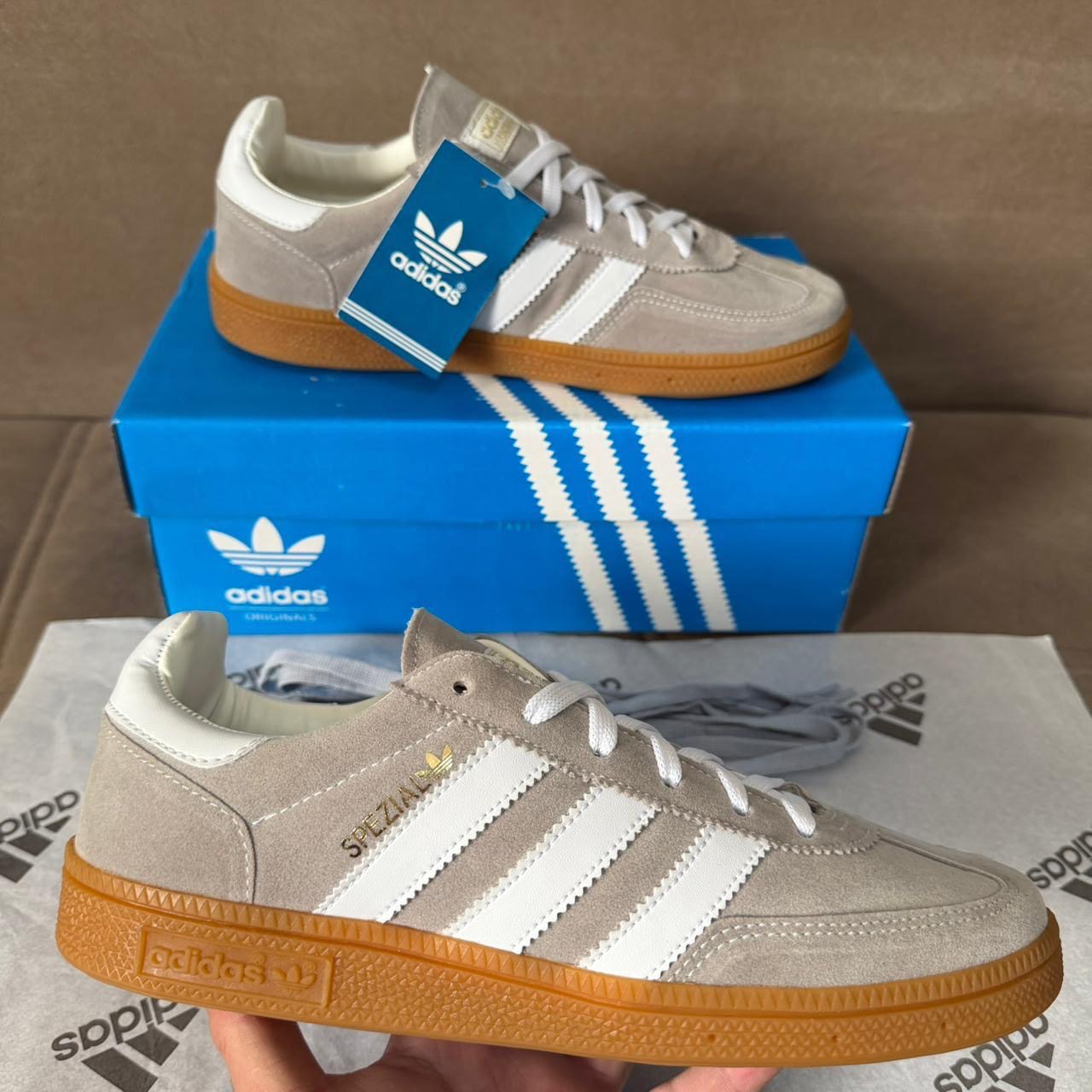 SPEZIAL gris
