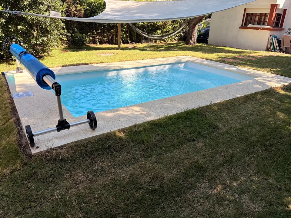 Piscina 4 × 2,4 m – Instalación completa