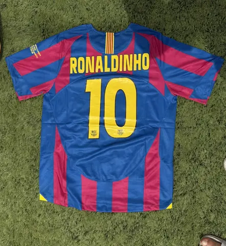 Camiseta Barcelona Retro 2006 - Ronaldinho #10