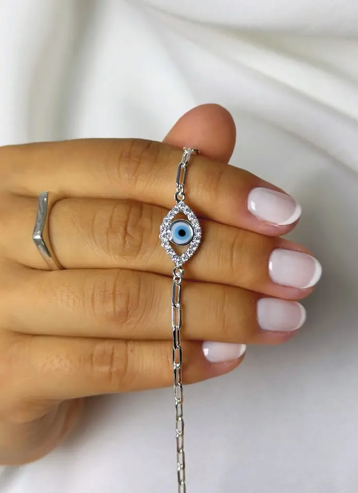 Pulsera con dije de ojo turco con circonias