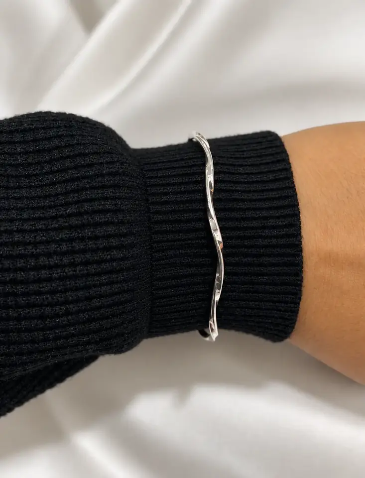 Brazalete fino tornado