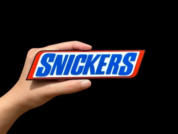 Snickers Logotipo 3D