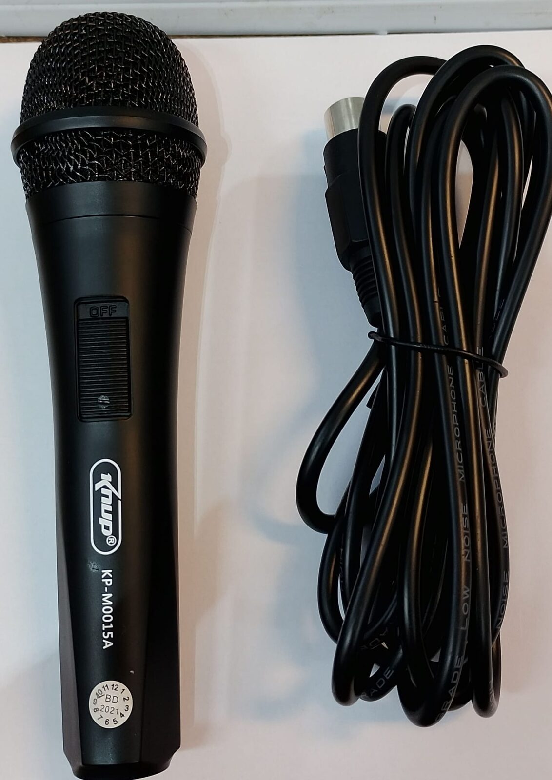MICROFONO DINAMICO CON CABLE NEGRO