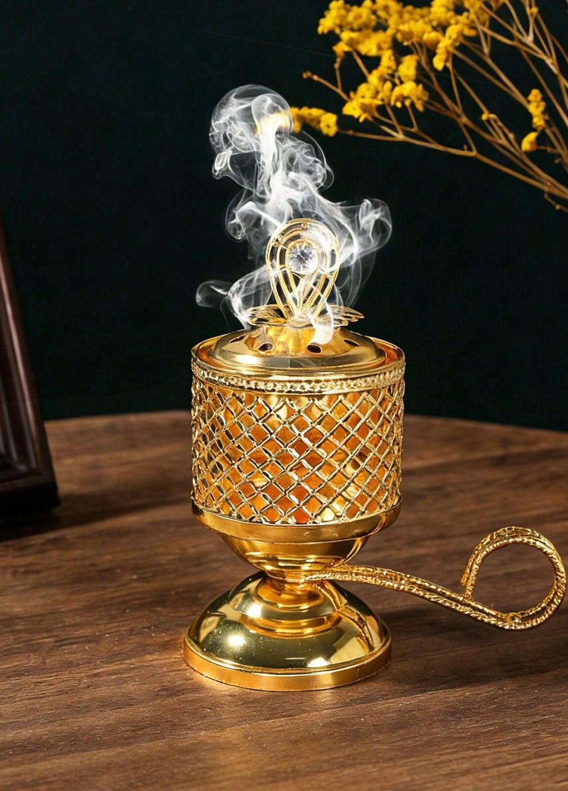 SAHUMADOR DE MANO METAL DORADO REJILLA CALADA CON MANGO 14 CM