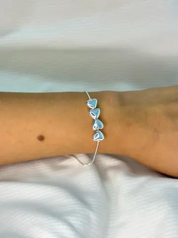 Pulseira quatro corações