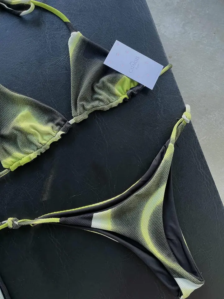 BIKINI AURA