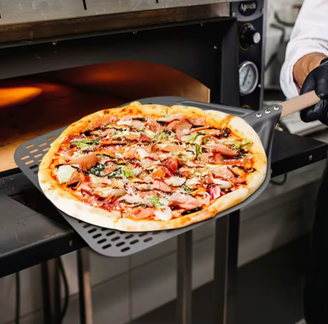 Pala Para Pizza Y Pan Horno Aluminio Perforado 70cm