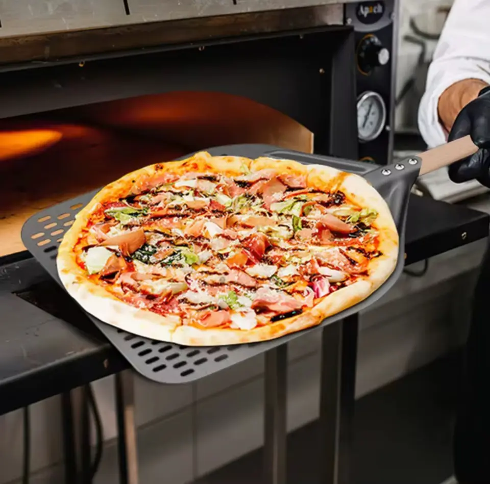 Pala Para Pizza Y Pan Horno Aluminio Perforado 70cm