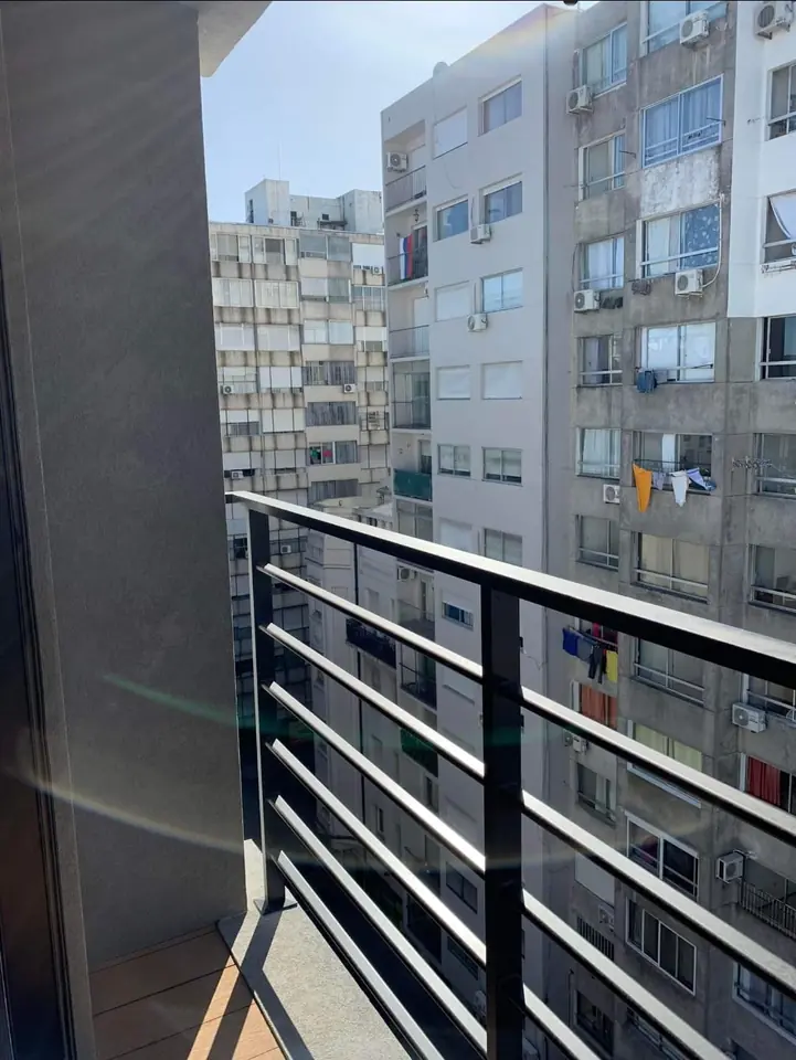 Monoambiente con balcón y amenities | Cordón