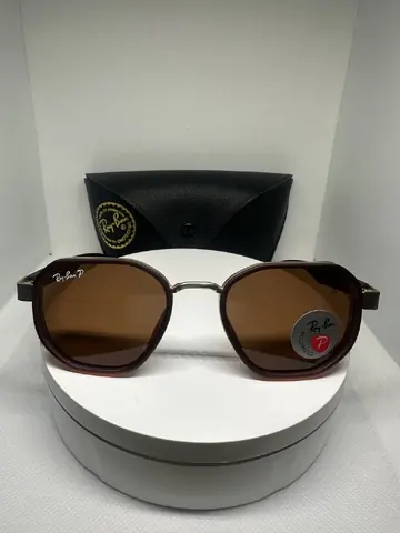RB Ferrari rojo