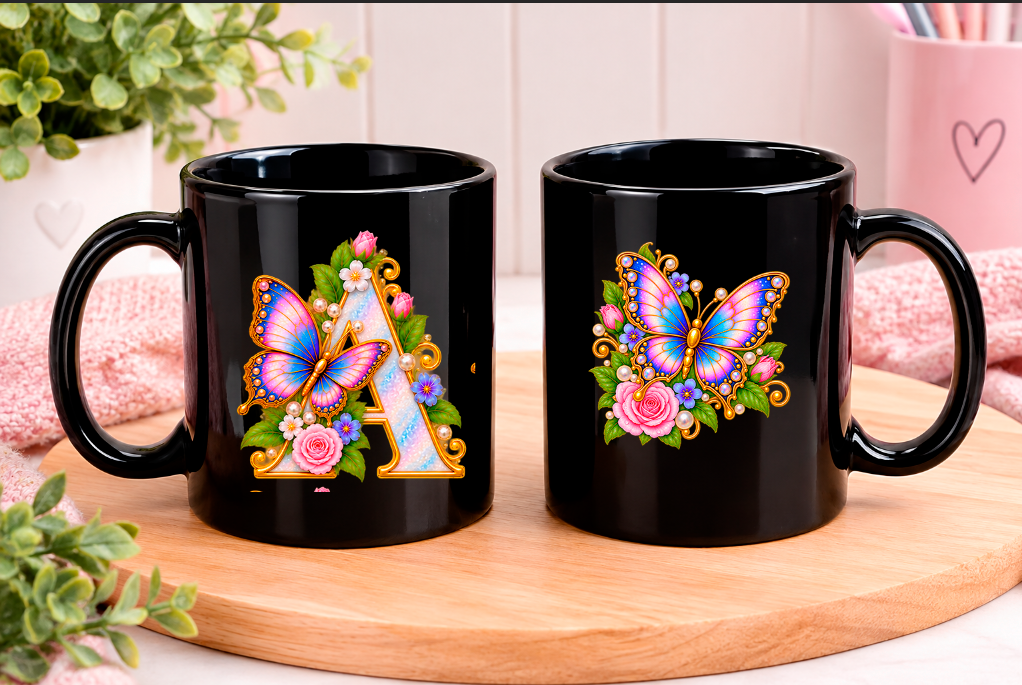 Taza negra con Iniciales