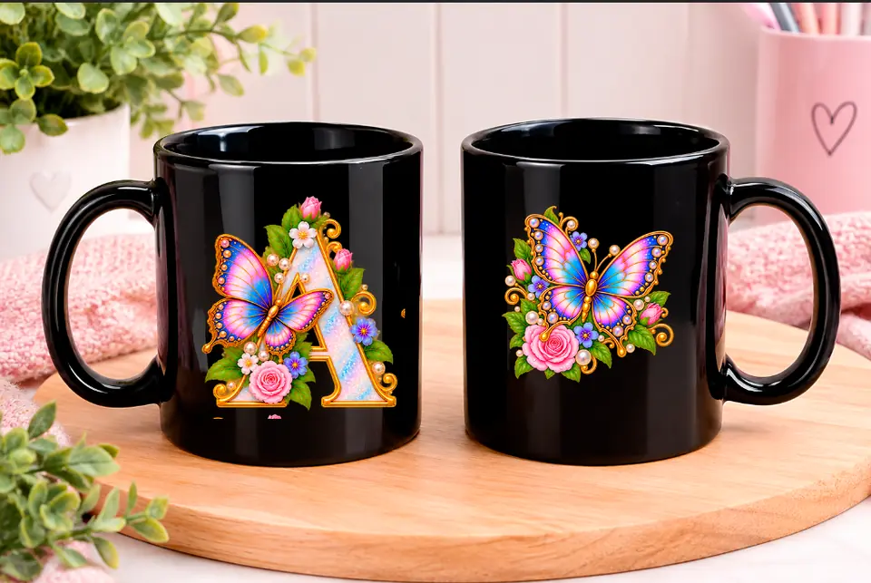 Taza negra con Iniciales