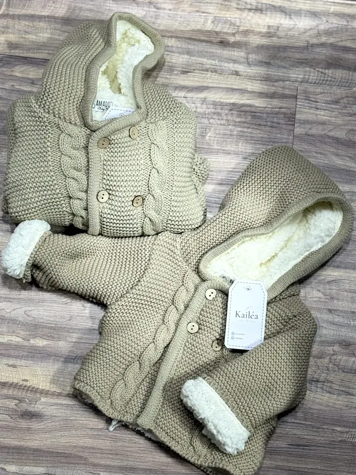 Campera tejida con corderito