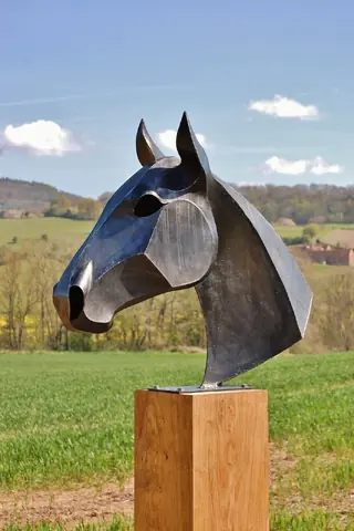 ESCULTURA CABEZA DE CABALLO