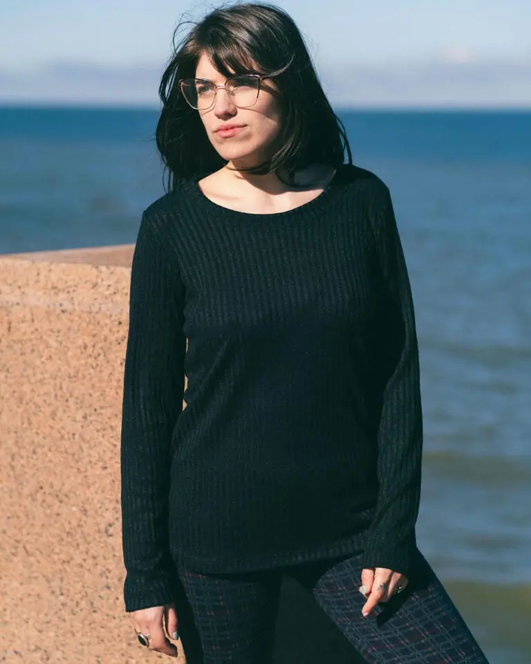 Remera Esencia -Negra-