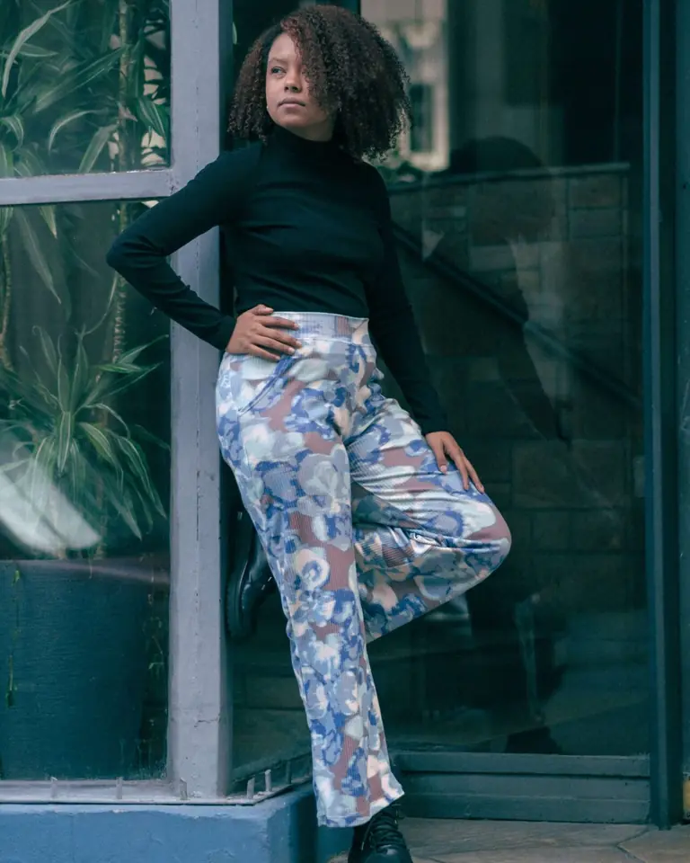 Pantalón Loto estampa manchas azules