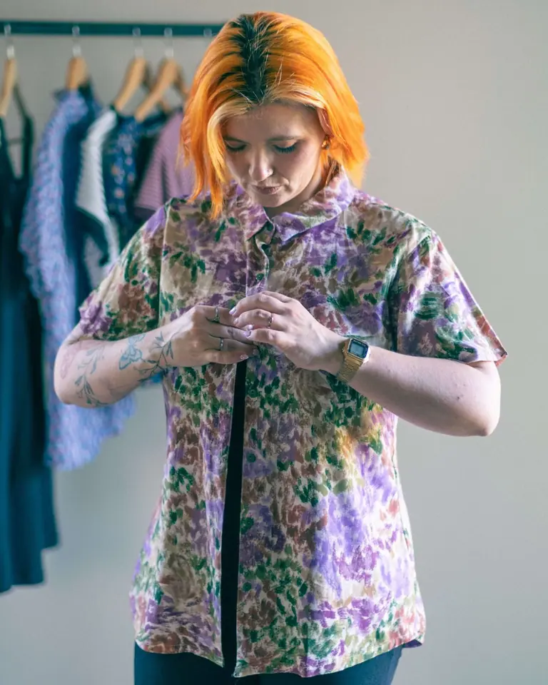 Camisa Moreré manchas rosas