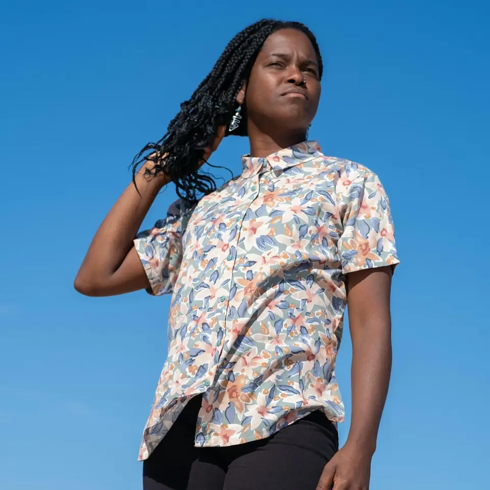 Camisa estampa orquídeas
