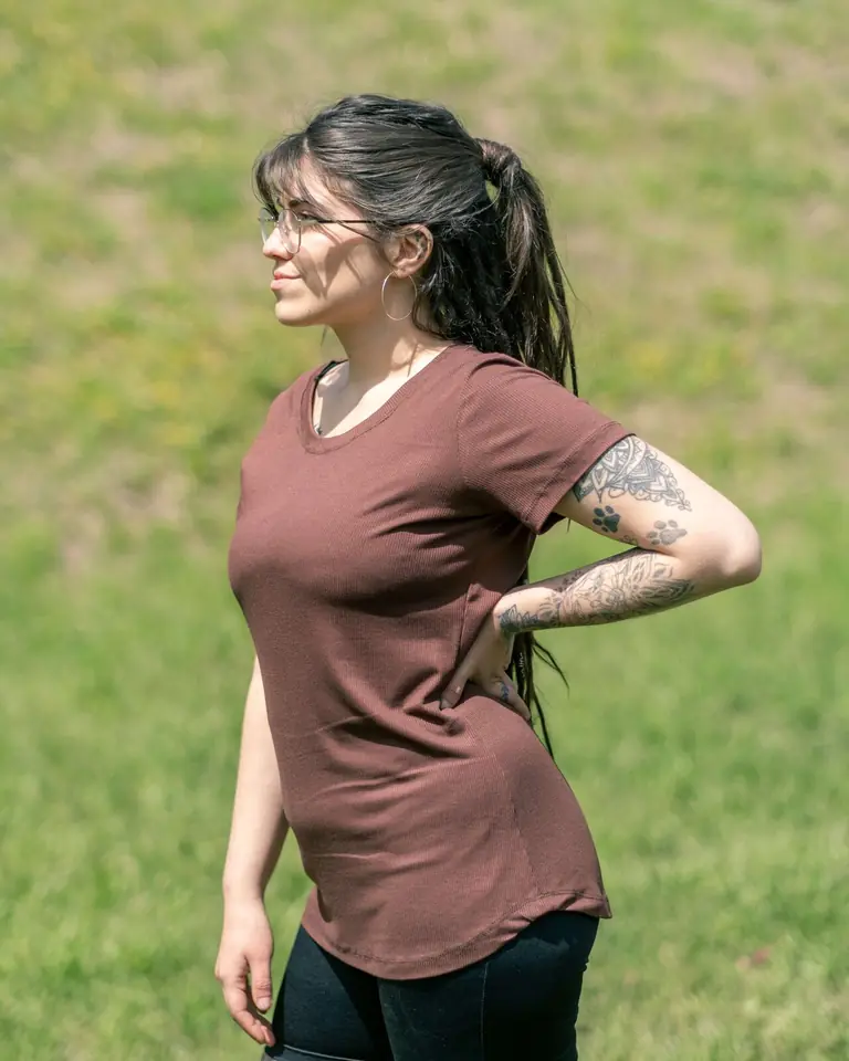 Remera Thelma Chocolate