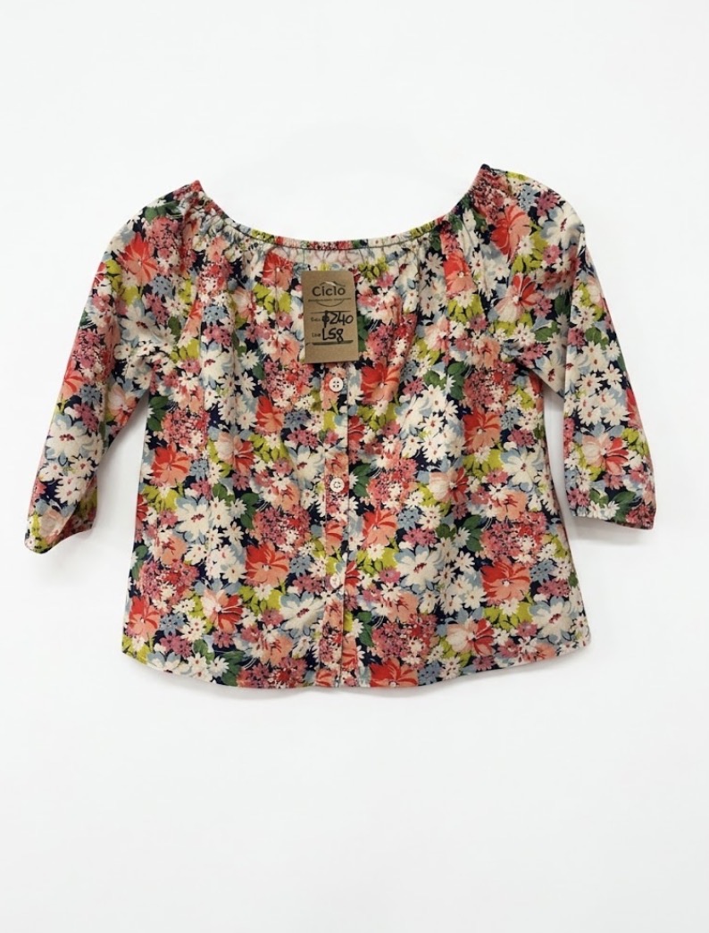 Camisa floreada talle XS