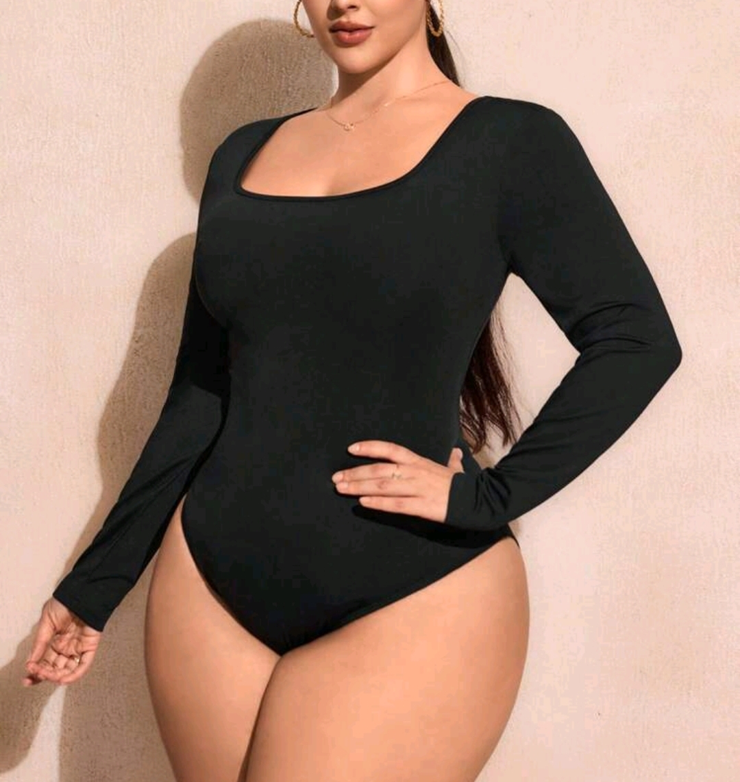 Body negro cuello cuadrado 2 XL y 3 XL