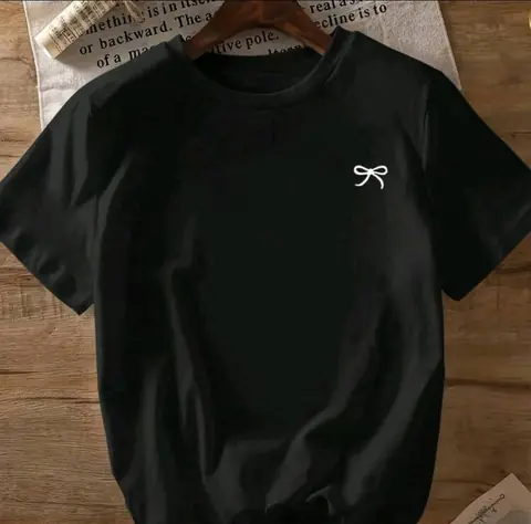 Remerón negro de algodón estampado: moñita