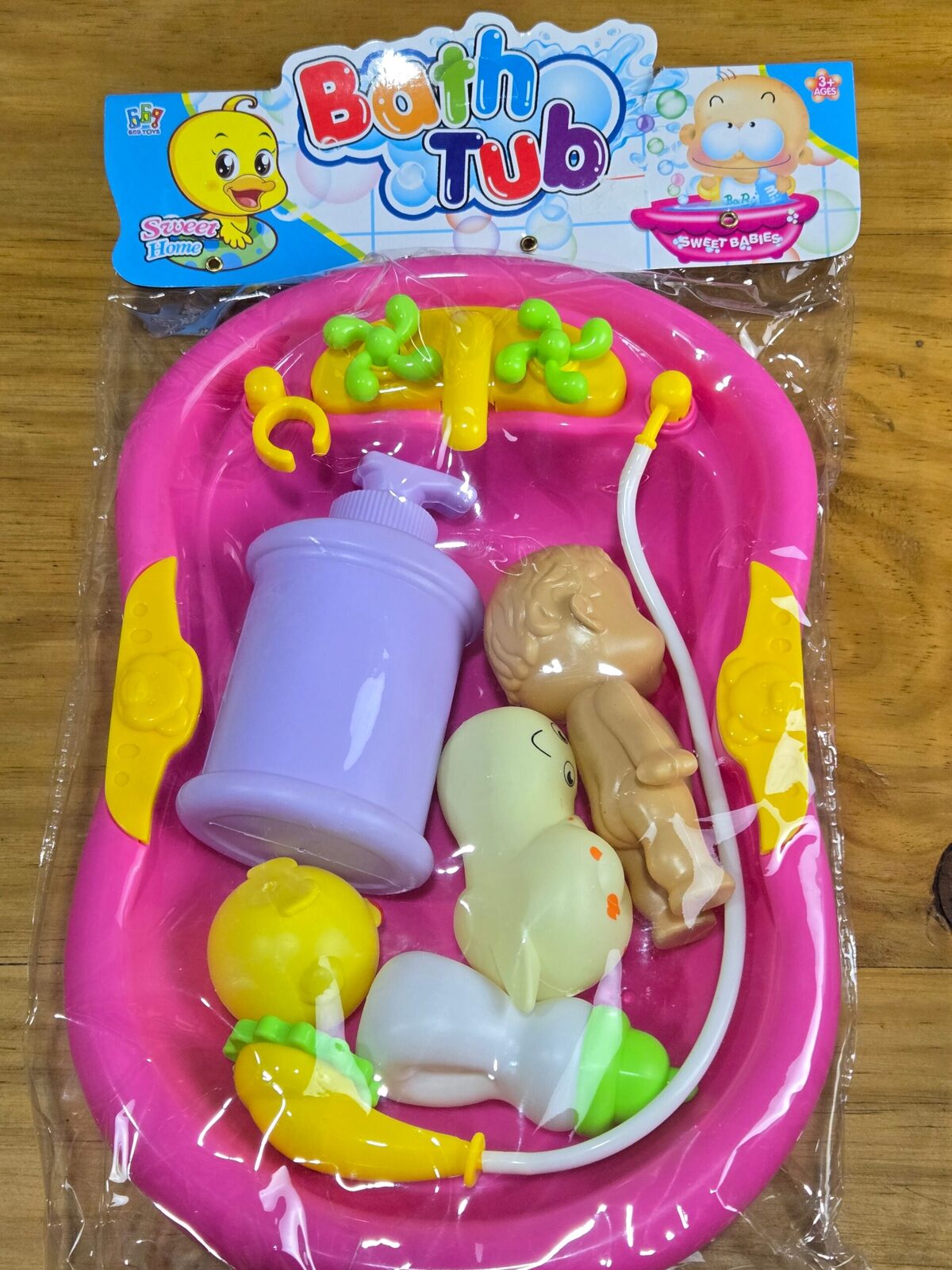 Bebote con bañera y accesorios