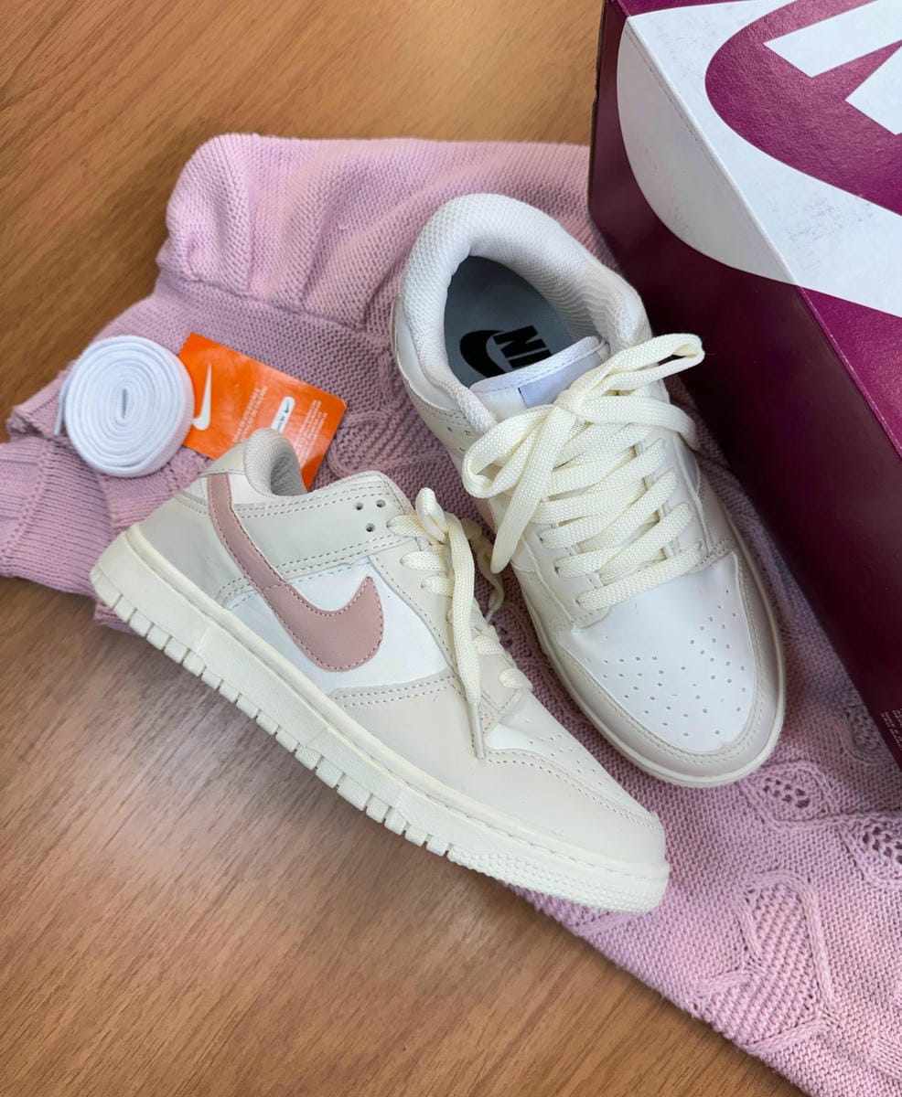 Dunk Low - White/Grey & Pink