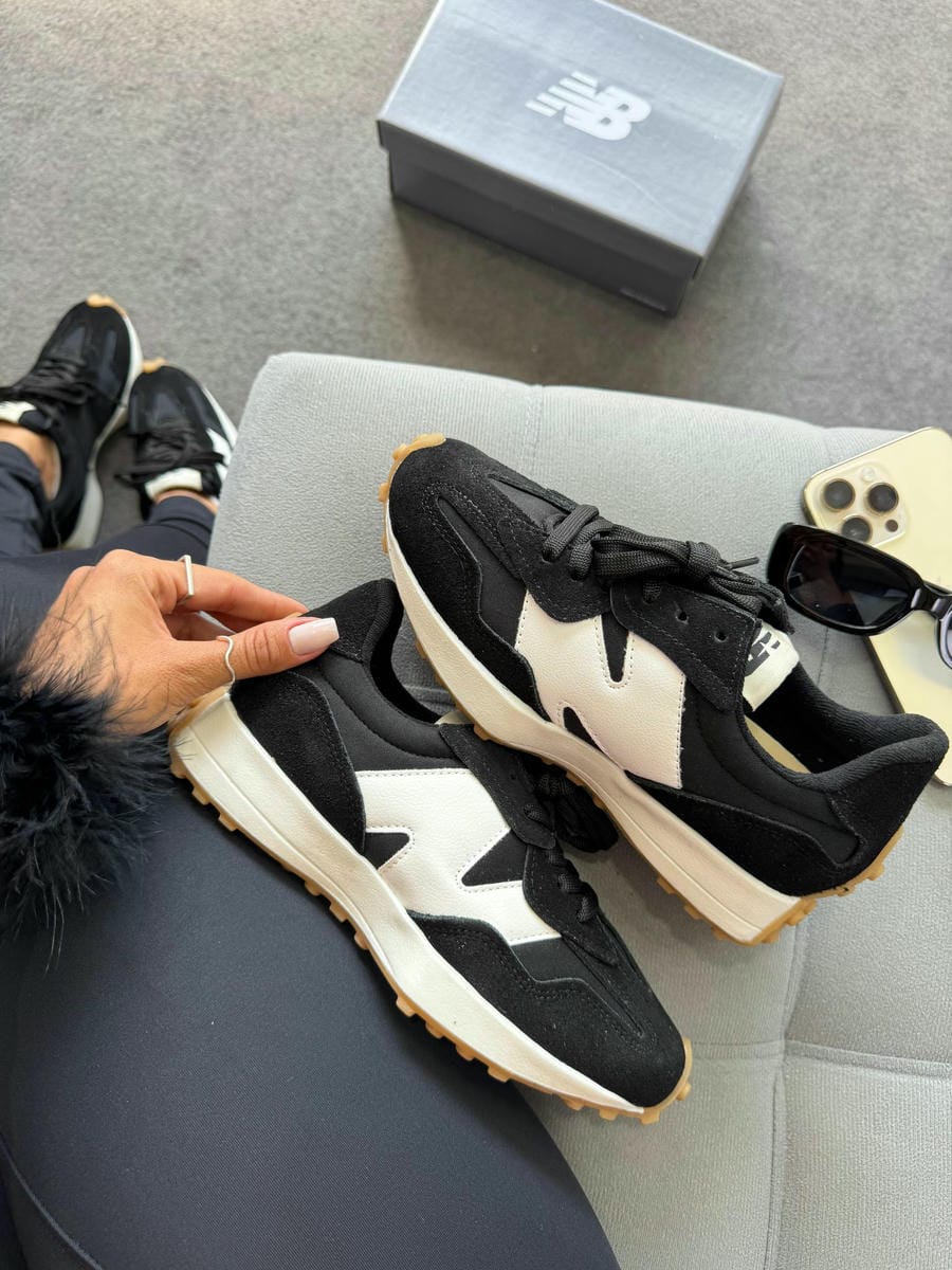 New Balance 327 - Negro Clasico