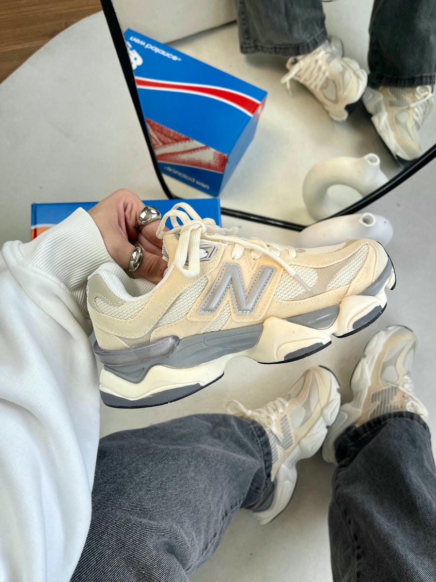New Balance 9060 - Crema
