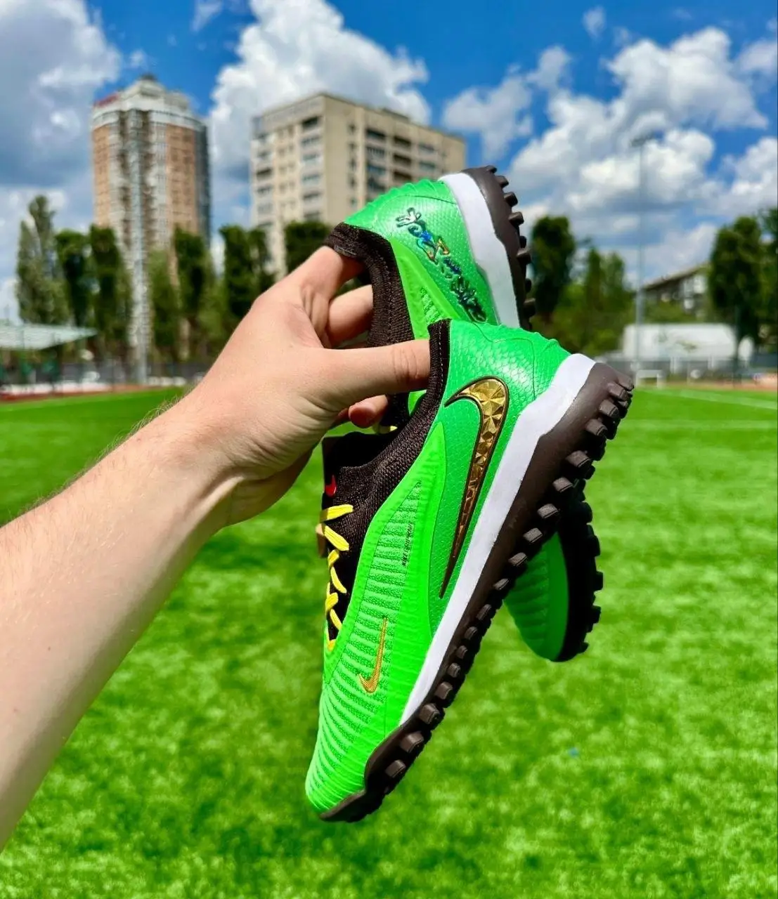 Nike Phantom 6 Low x Travis Scott "Cactus Jack"