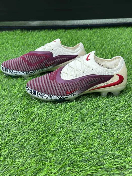 Nike United Phantom 6 Low