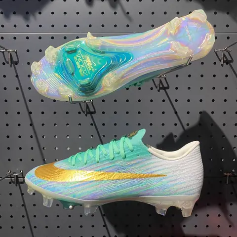 Nike Air Zoom Mercurial Vapor 17