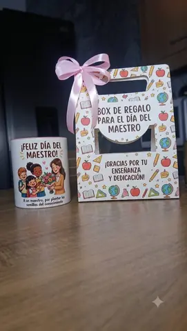 Box + Taza Personalizada "Día del Maestro" 🍎📚