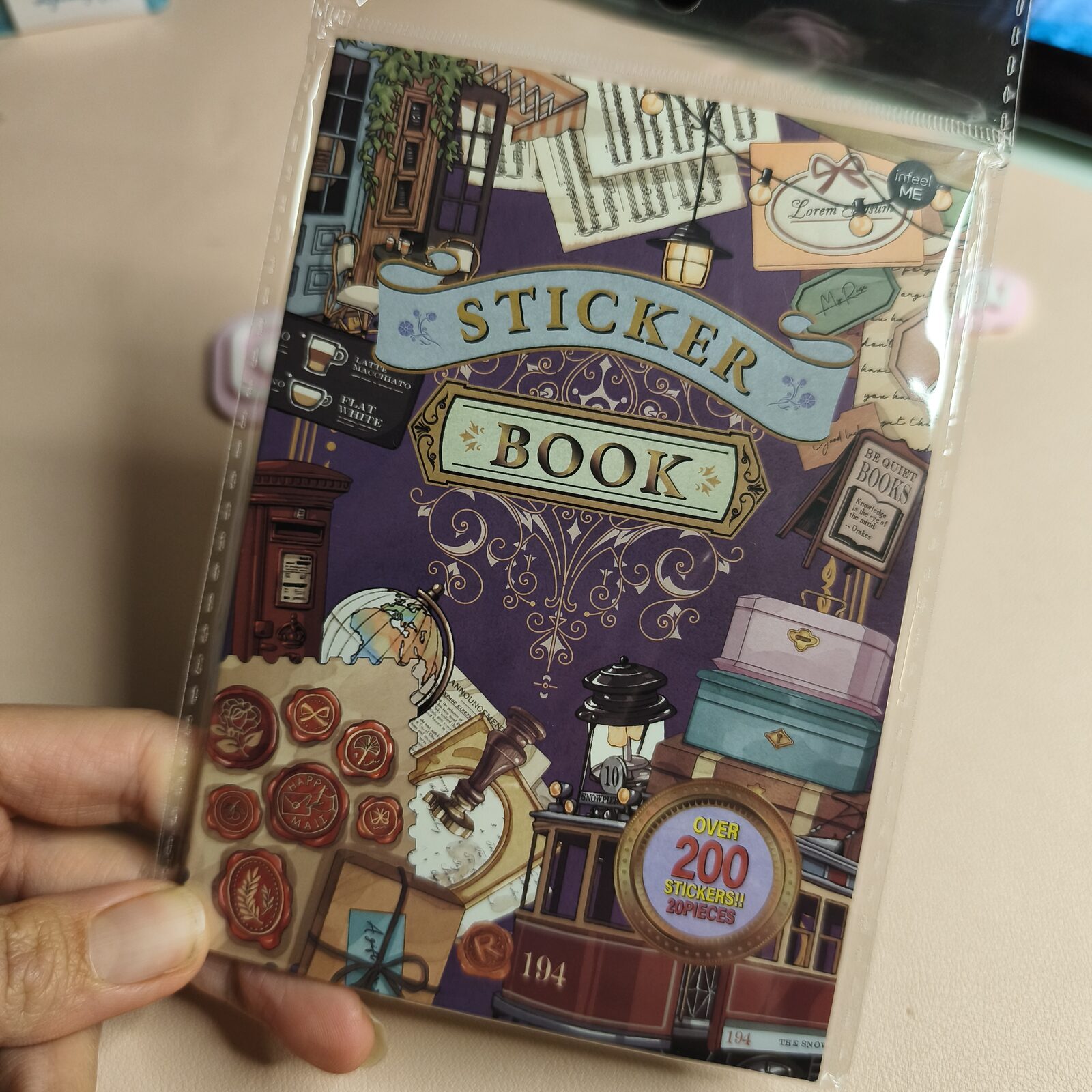 LIbro de stickers viaje y cafe
