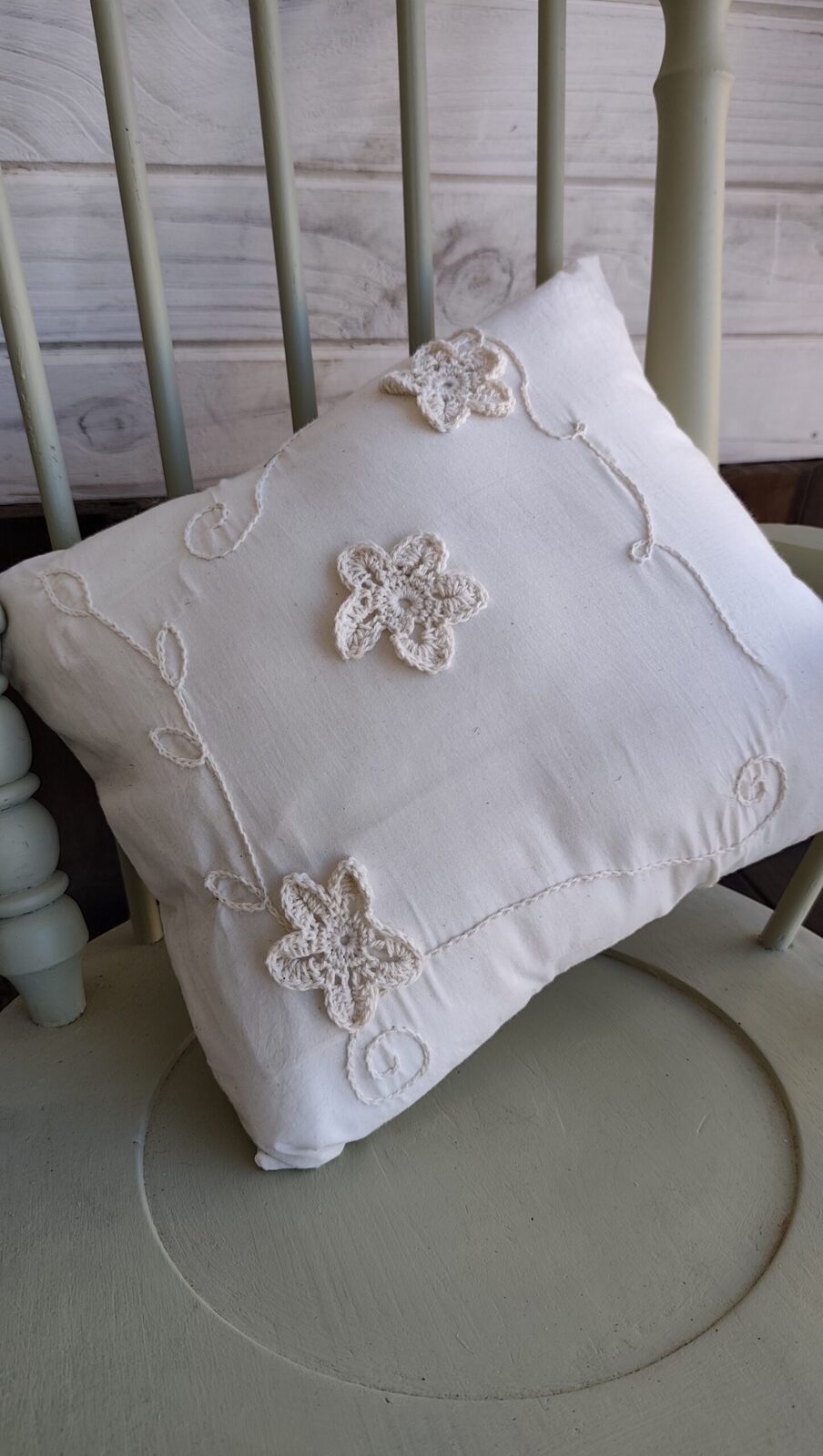 ALMOHADON BORDADO