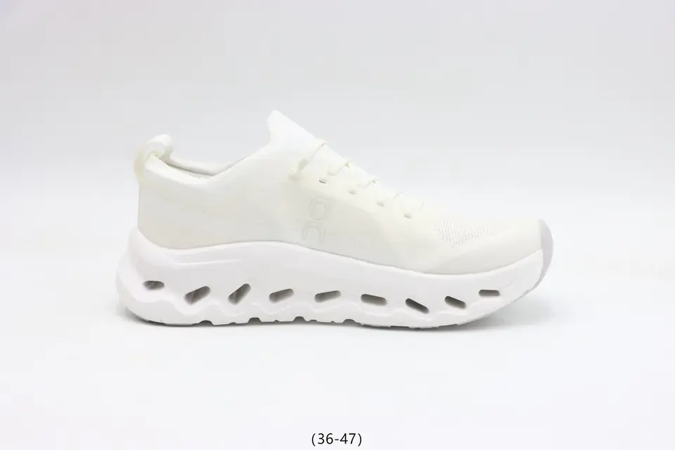 ON CLOUD - WHITE