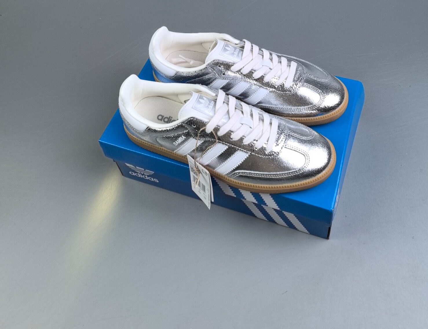 ADIDAS SAMBA OG- SILVER METALLIC CRACKED LEATHER