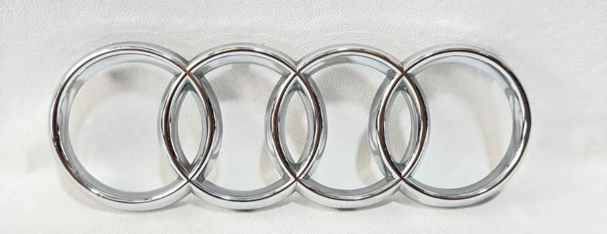 Emblema para parrilla delantera Audi Q5 2009-2015