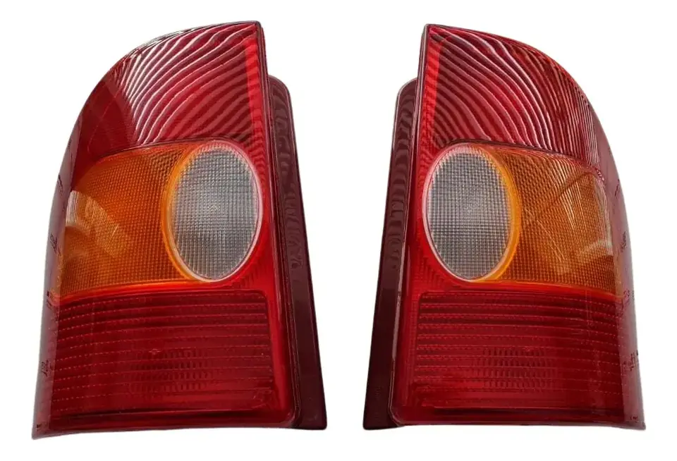 Par de faros traseros para Fiat Strada (años 96-00)