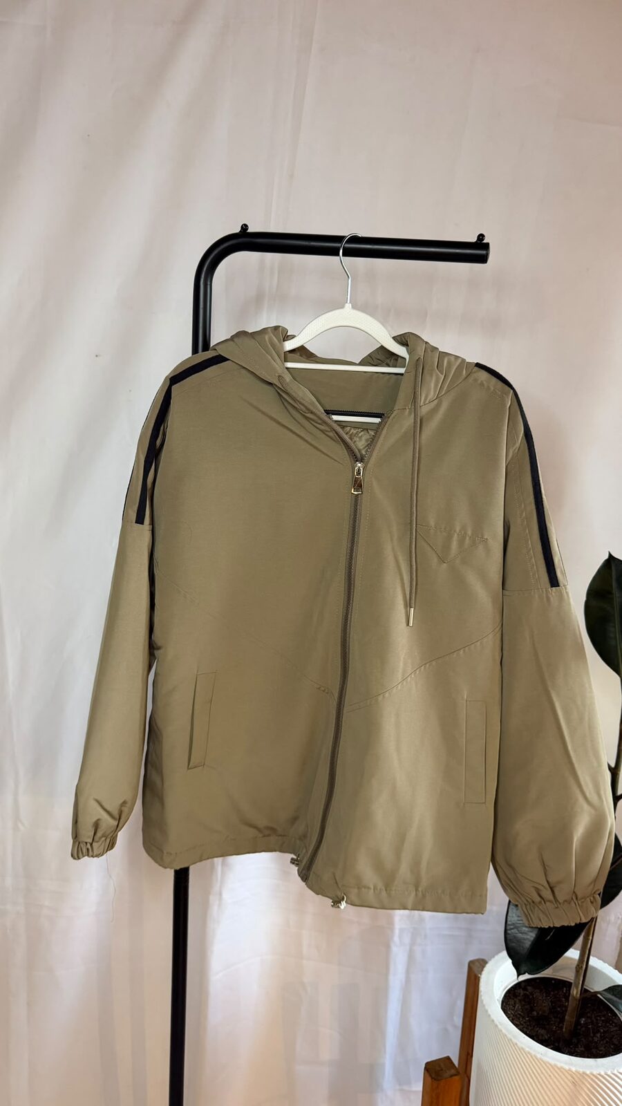 Campera Deportiva CAPITONEADA