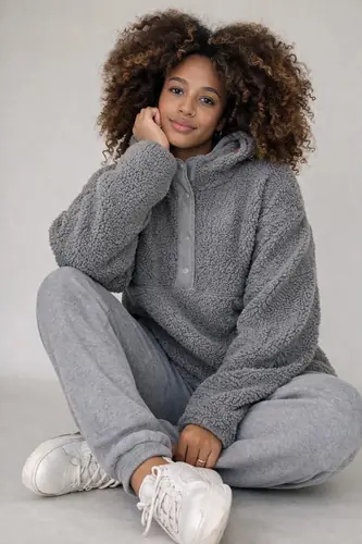 Buzo Sweater  Peludito Con Bolsillos Sherpa Teddy Gris Oscuro 1
