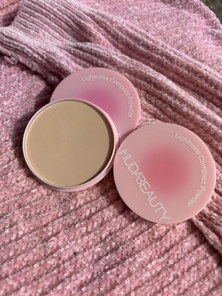 Polvo Compacto HudaBeauty✨