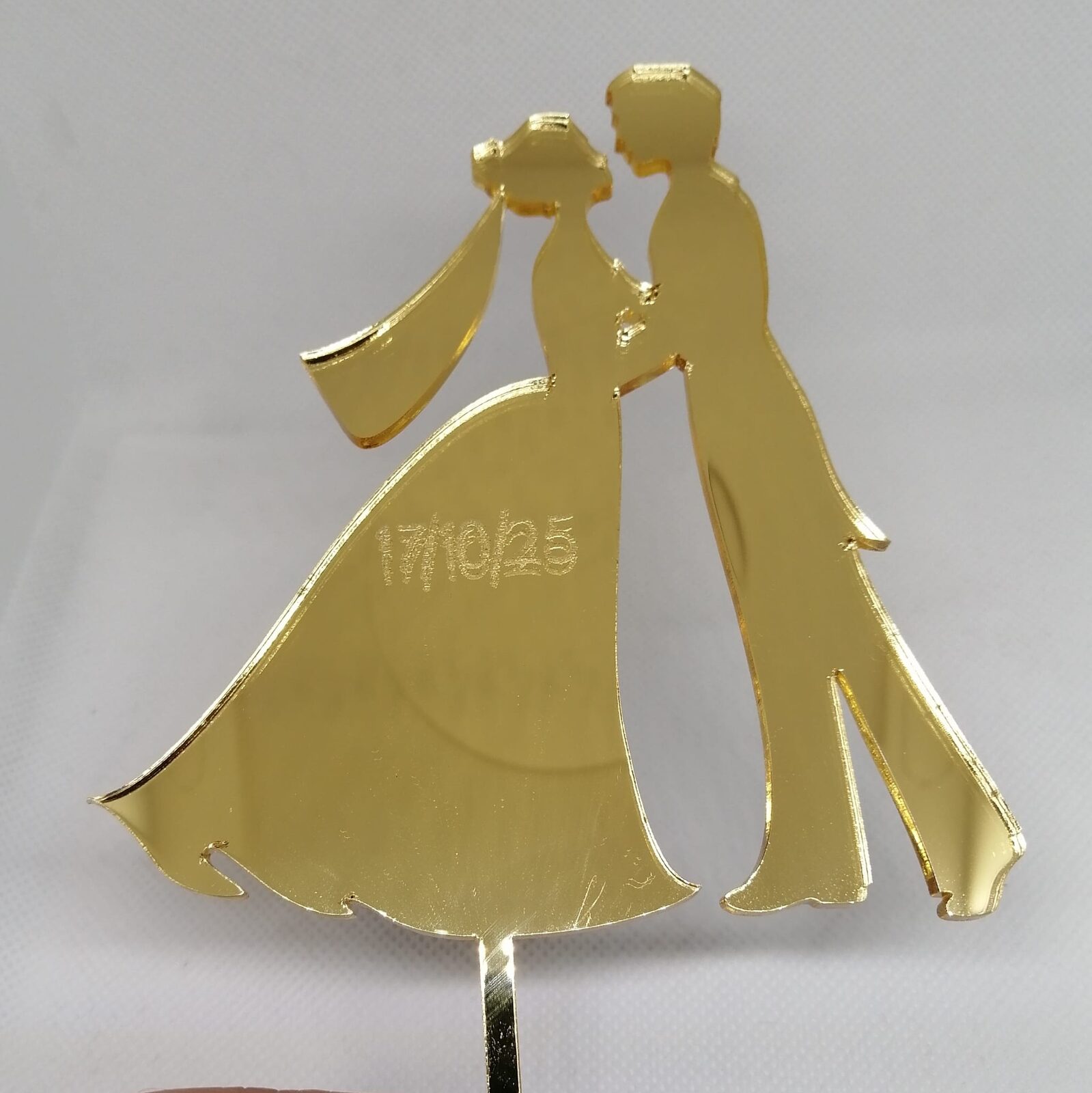 Cake topper pareja de Boda, con iniciales, nombres o fecha