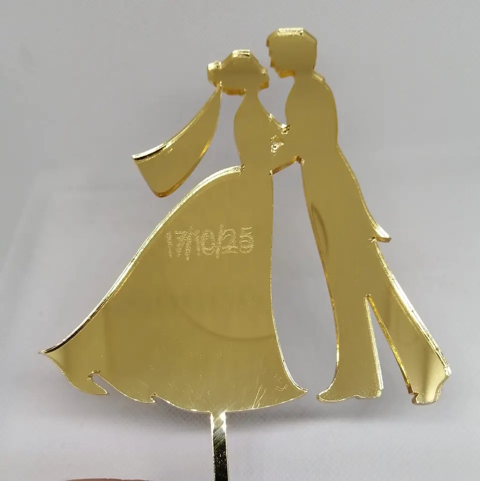 Cake topper pareja de Boda, con iniciales, nombres o fecha