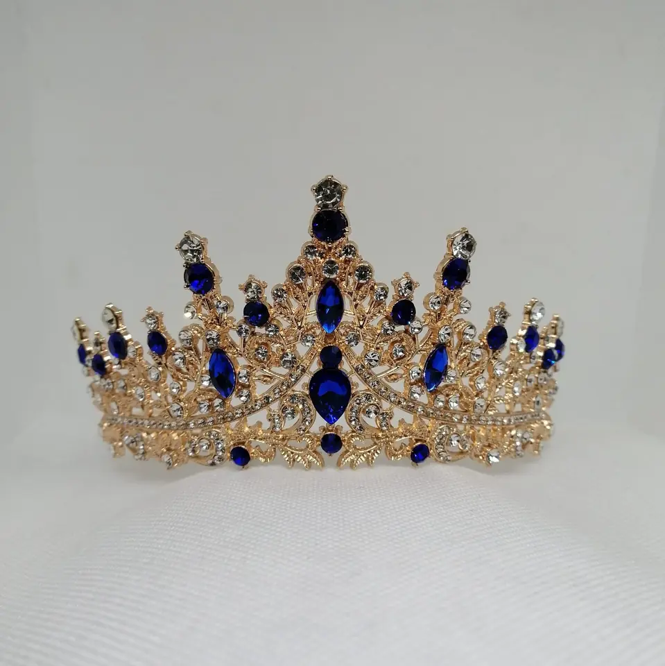 Corona dorada, strass plateado y azul