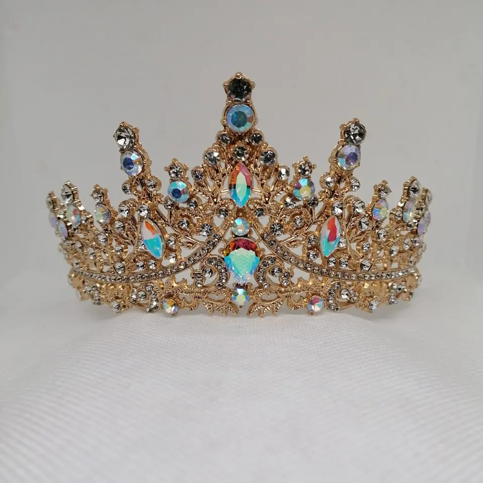 Corona dorada, strass tornasolado
