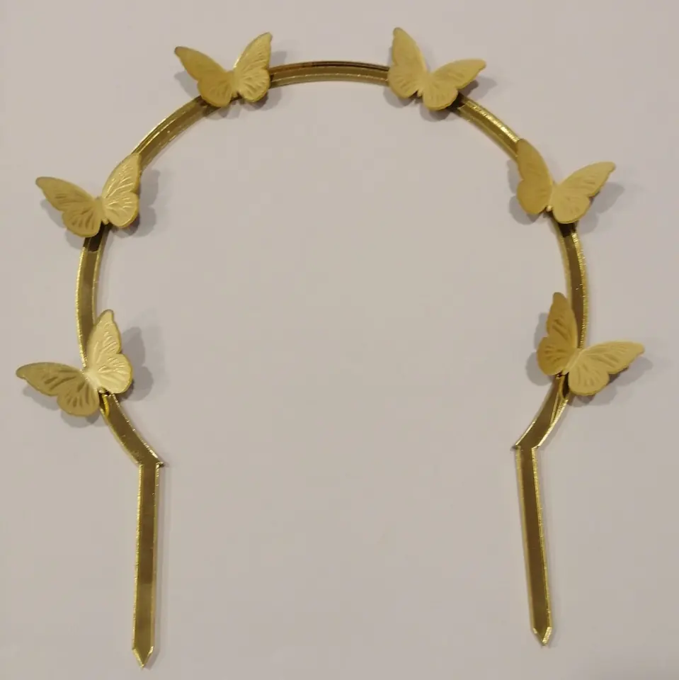 Arco con mariposas