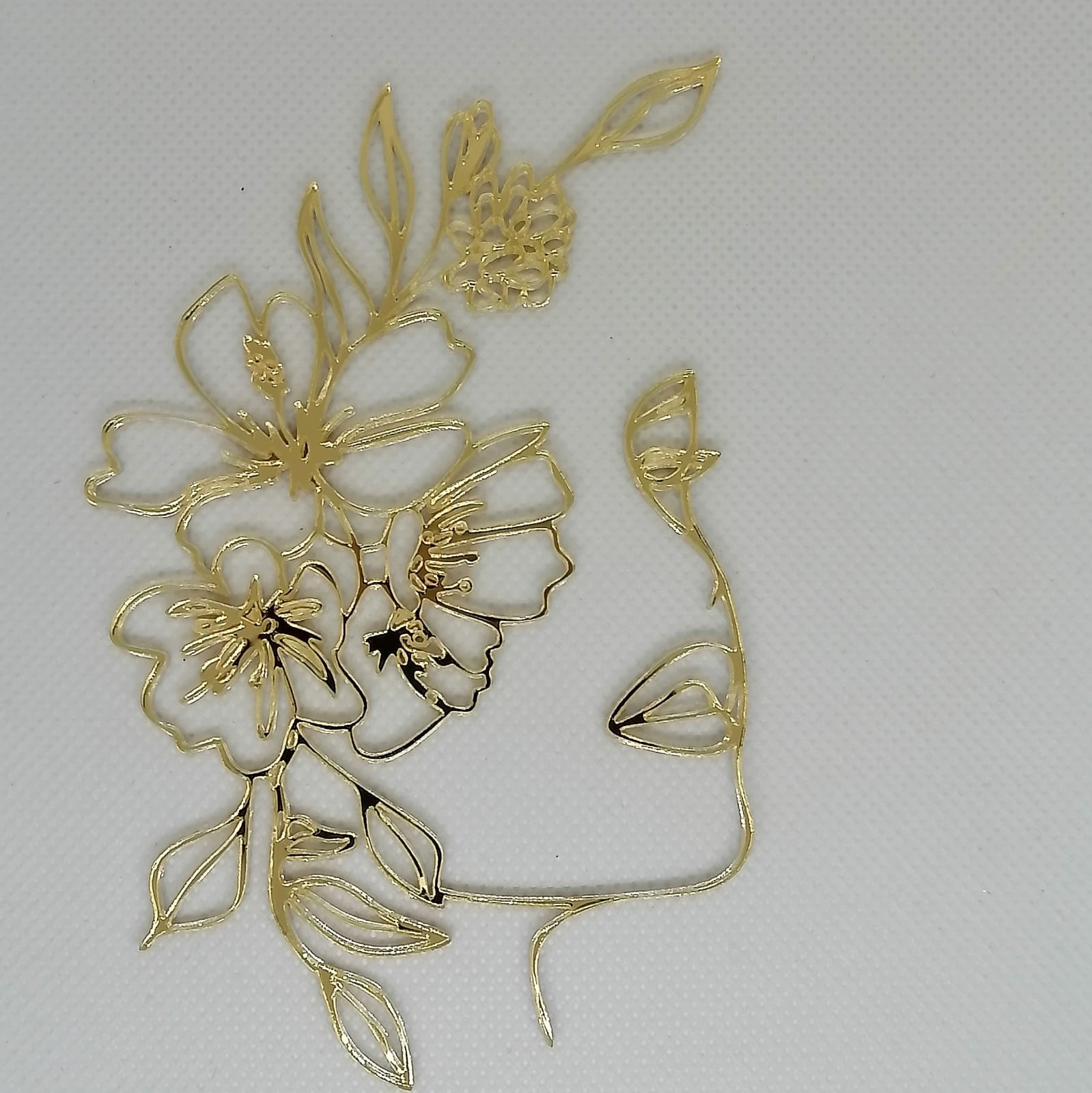 Rostro mujer con flores acrilico 3mm