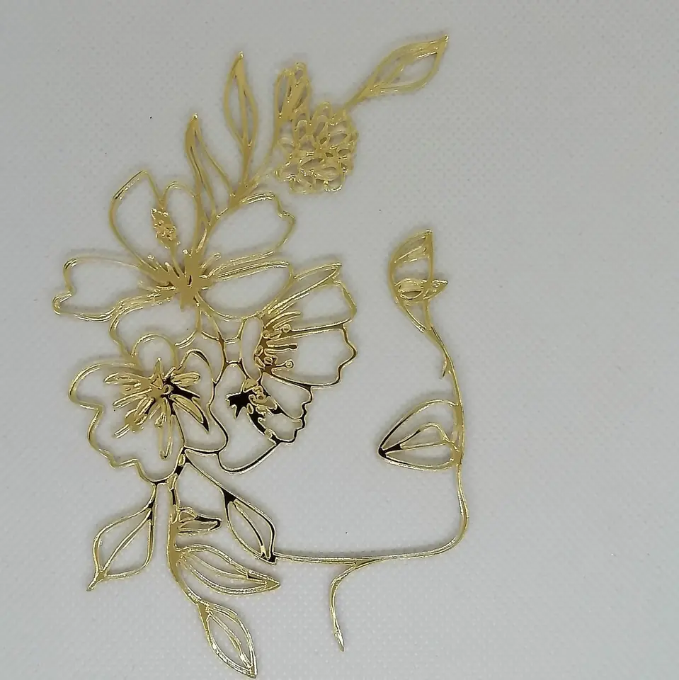 Rostro mujer con flores acrilico 3mm